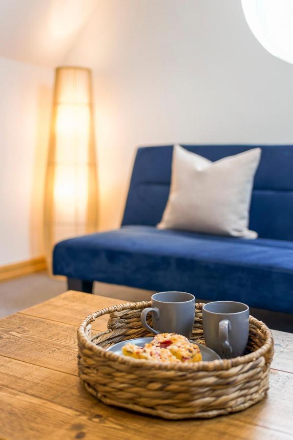 Spacious, Newly Renovated, Three Bedroom Town Centre Duplex Apartment With Free Parking, Sleeps Seven - Walking Distance To Beach 본머스 외부 사진