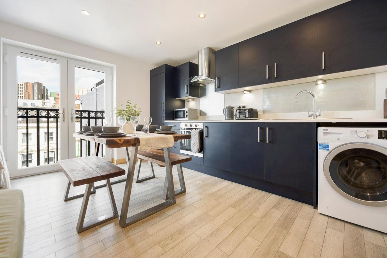 Spacious, Newly Renovated, Three Bedroom Town Centre Duplex Apartment With Free Parking, Sleeps Seven - Walking Distance To Beach 본머스 외부 사진